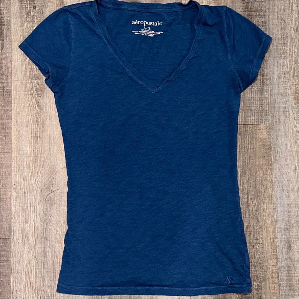 💞 Junior’s Large Blue V-Neck Burnout Tee